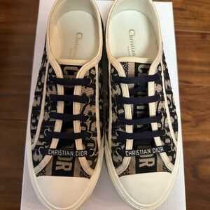Dior Walk ‘N’ Dior Sneaker. Oblique Embroidery. Size 39 (Women’s US 9)